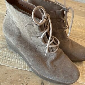 Lucky Brand Jeans Beige Suede Wedge Booties EUC size 8.5